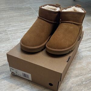 UGG Chestnut classic mini Ankle Boots